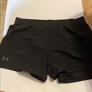 Under Armour men’s iso chill 2 in 1  Black Shorts